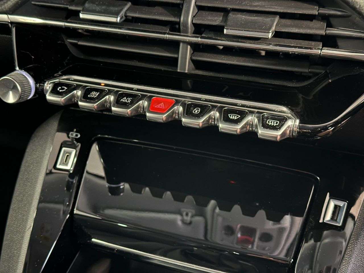 2020 PEUGEOT 2008 2020 PEUGEOT 2008