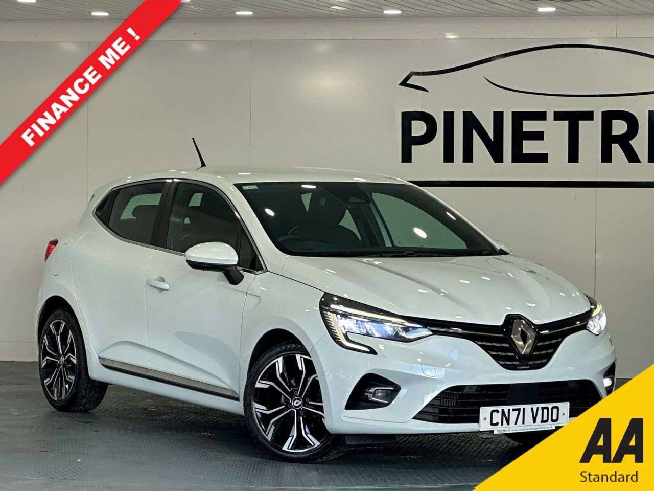 A 2021 RENAULT CLIO 1.0 TCe S Edition Hatchback 5dr Petrol Manual Euro 6 (s/s) (90 ps) A 2021 RENAULT CLIO 1.0 TCe S Edition Hatchback 5dr Petrol Manual Euro 6 (s/s) (90 ps)