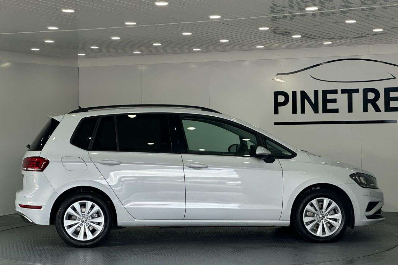 2018 VOLKSWAGEN GOLF SV 2018 VOLKSWAGEN GOLF SV