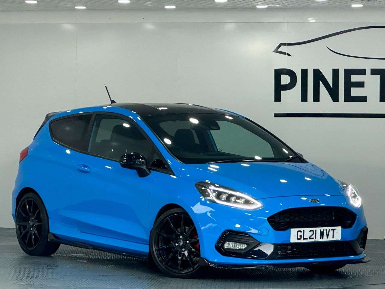 A 2021 FORD FIESTA 1.5T EcoBoost ST Edition Hatchback 3dr Petrol Manual Euro 6 (s/s) (200 ps) A 2021 FORD FIESTA 1.5T EcoBoost ST Edition Hatchback 3dr Petrol Manual Euro 6 (s/s) (200 ps)