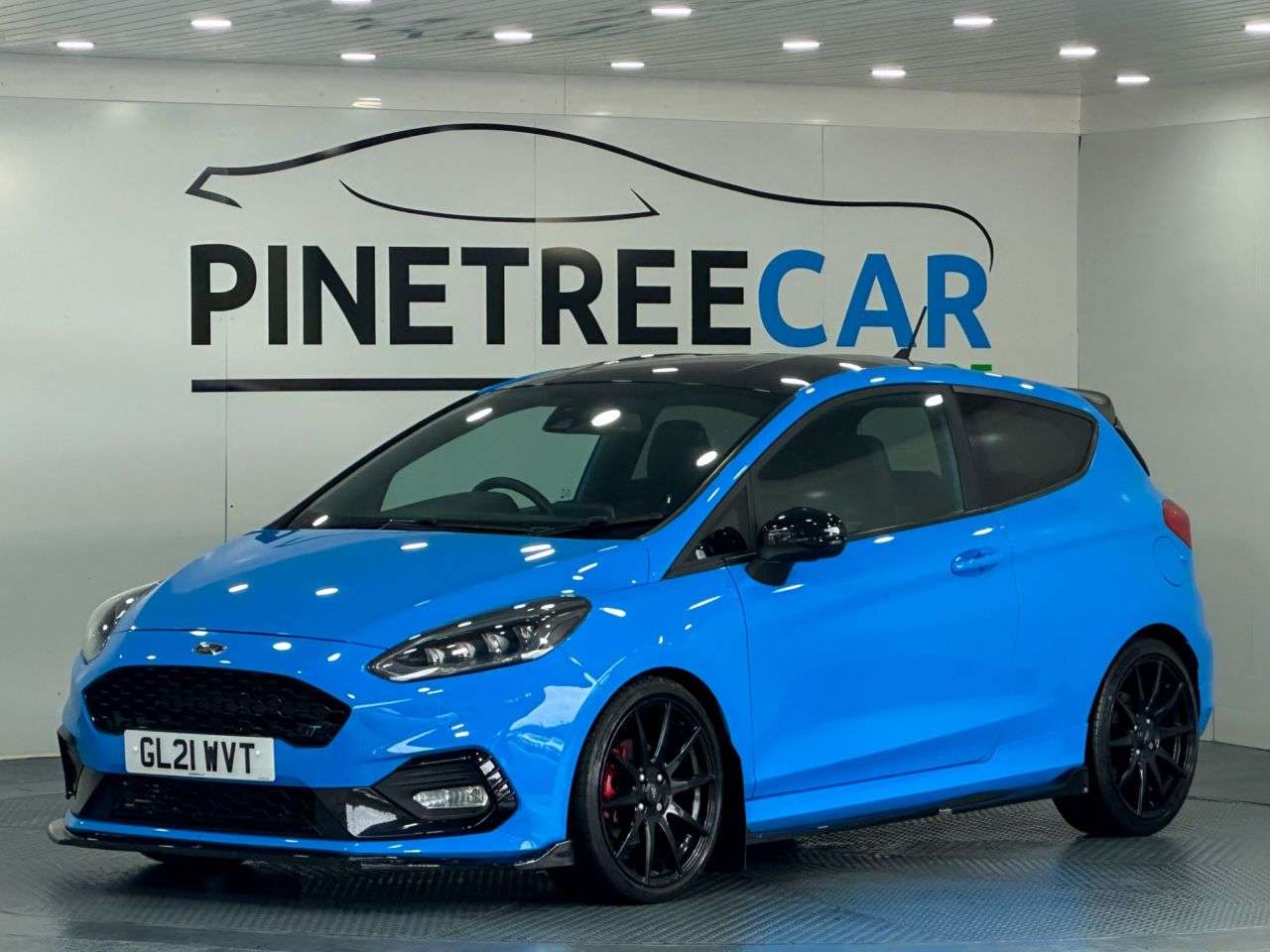 A 2021 FORD FIESTA 1.5T EcoBoost ST Edition Hatchback 3dr Petrol Manual Euro 6 (s/s) (200 ps) A 2021 FORD FIESTA 1.5T EcoBoost ST Edition Hatchback 3dr Petrol Manual Euro 6 (s/s) (200 ps)