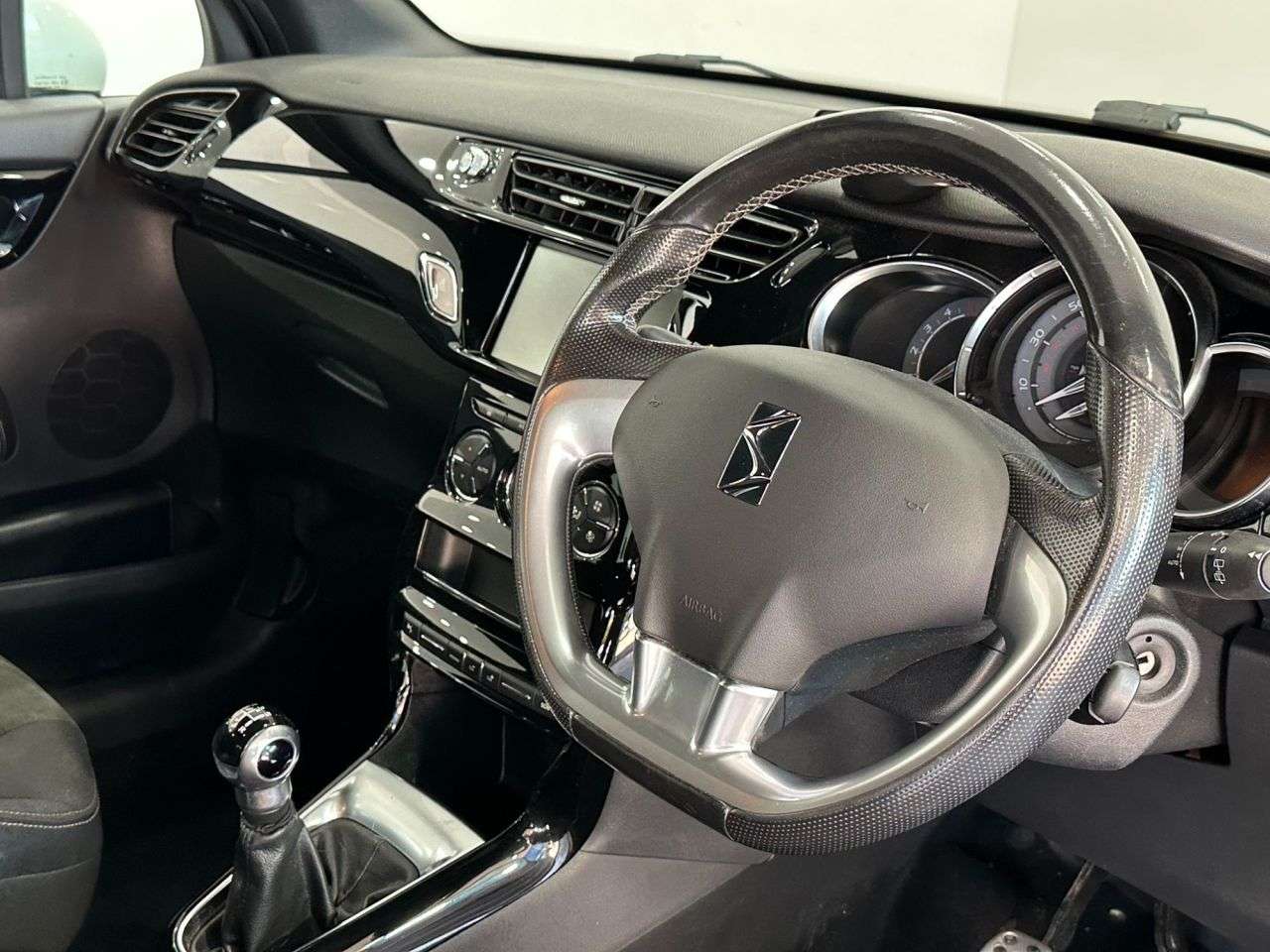 2016 DS AUTOMOBILES DS 3 2016 DS AUTOMOBILES DS 3