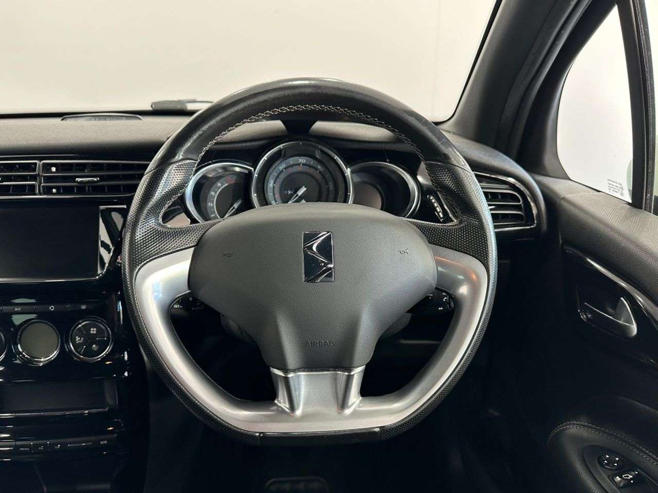 2016 DS AUTOMOBILES DS 3 2016 DS AUTOMOBILES DS 3