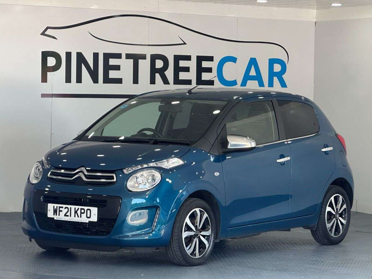 A 2021 CITROEN C1 1.0 VTi Shine Hatchback 5dr Petrol Manual Euro 6 (s/s) (72 ps) A 2021 CITROEN C1 1.0 VTi Shine Hatchback 5dr Petrol Manual Euro 6 (s/s) (72 ps)