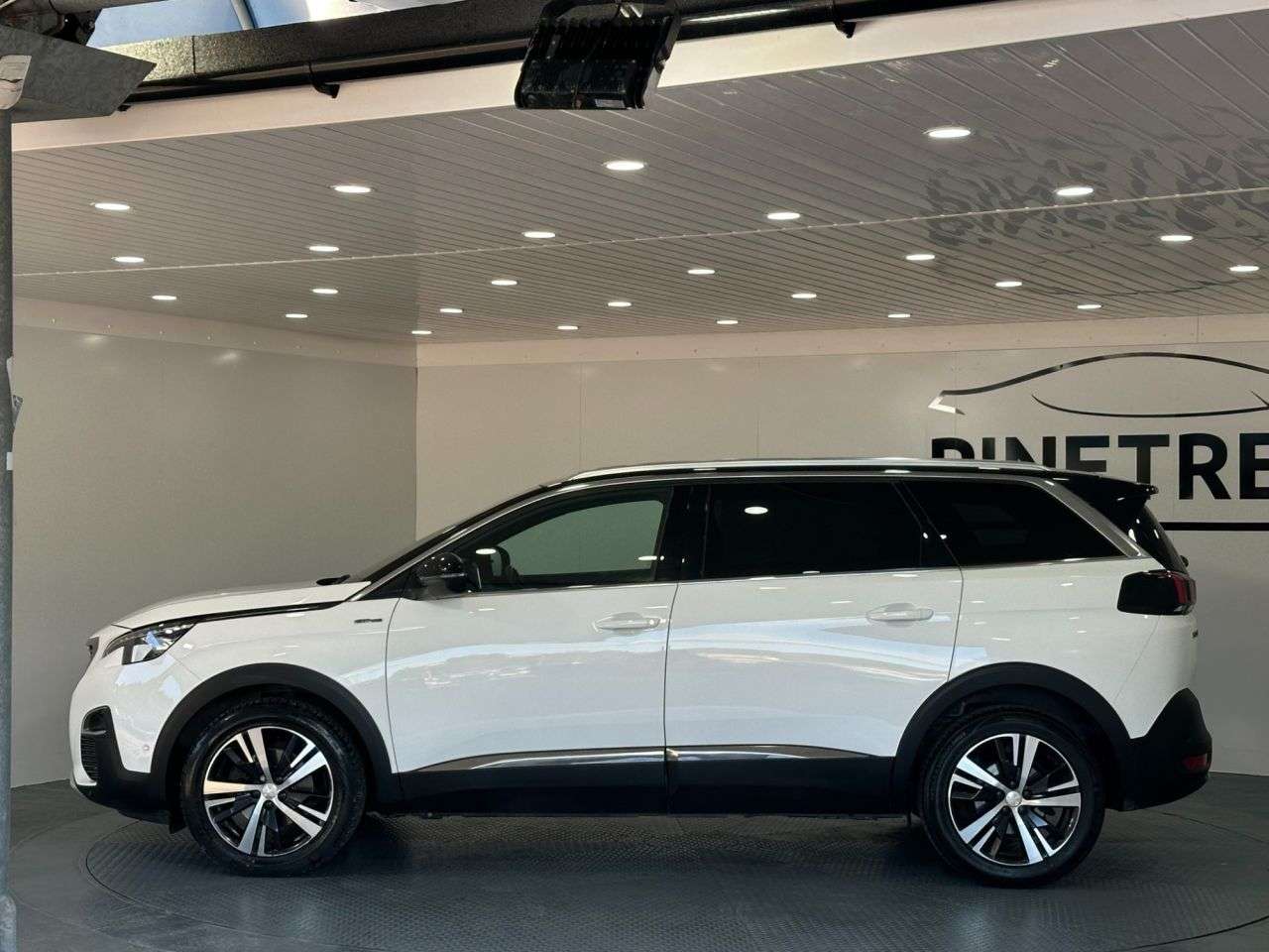 2019 PEUGEOT 5008 2019 PEUGEOT 5008
