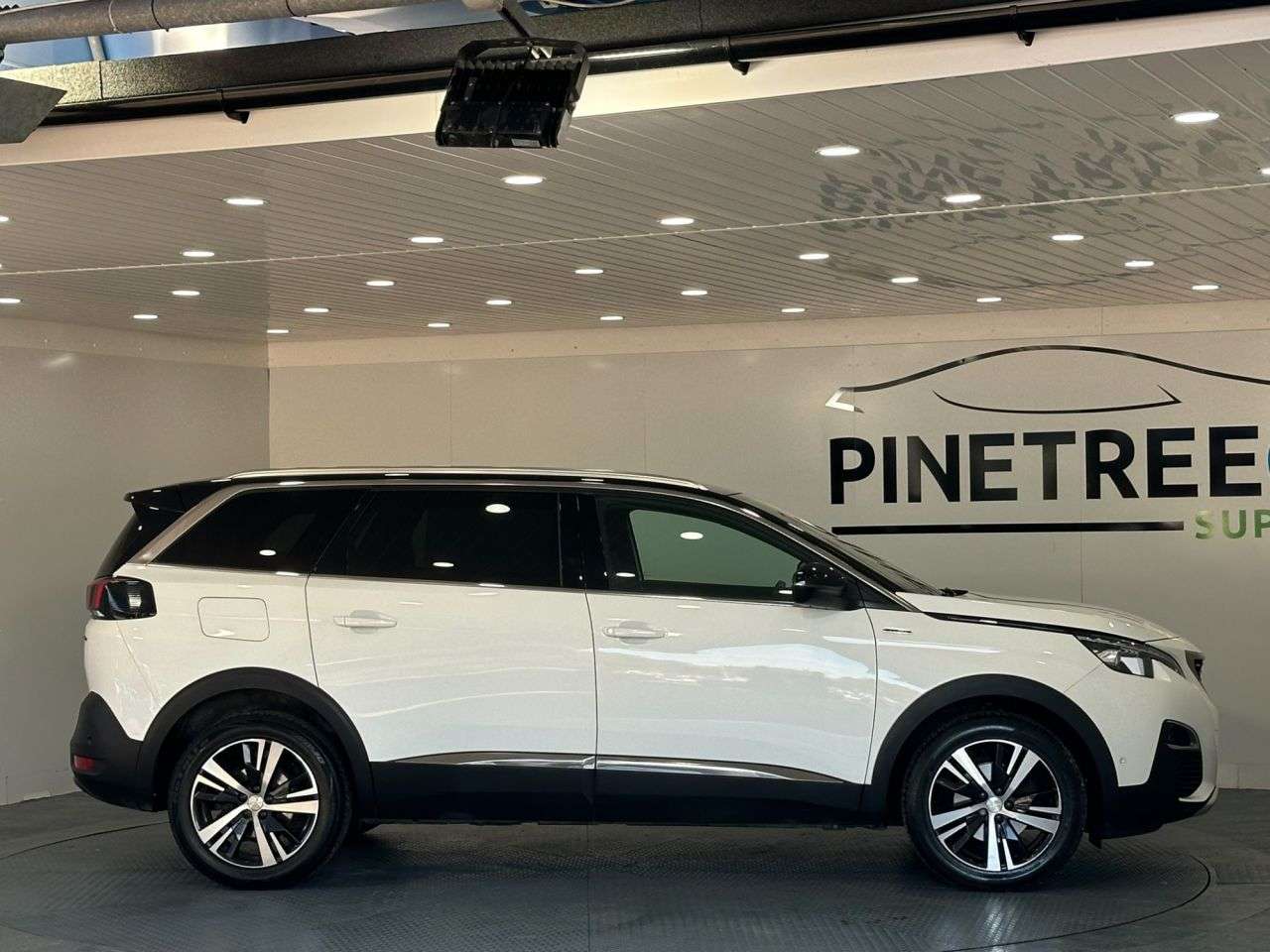 2019 PEUGEOT 5008 2019 PEUGEOT 5008