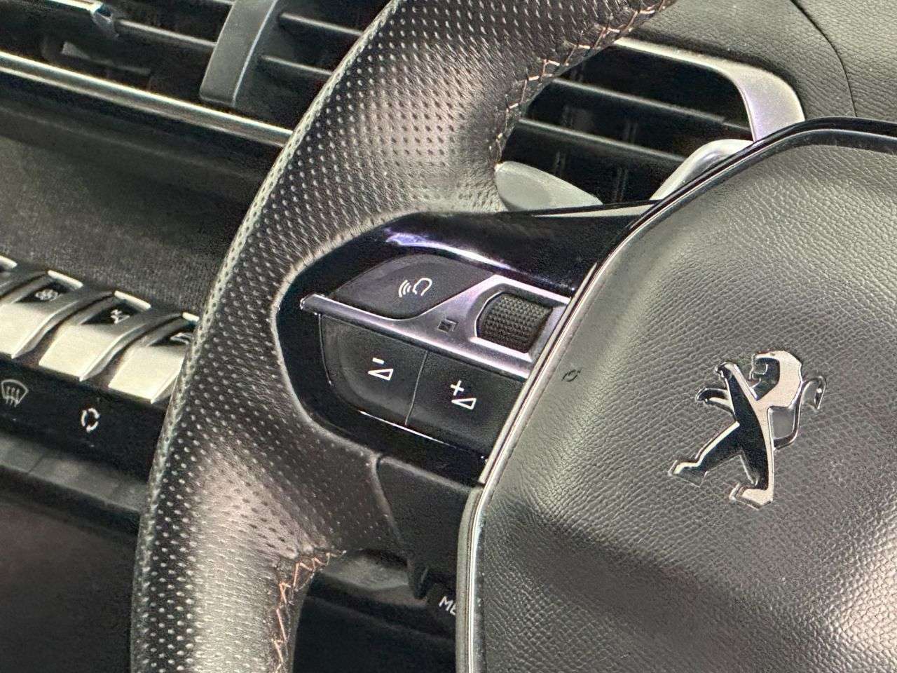 2019 PEUGEOT 5008 2019 PEUGEOT 5008