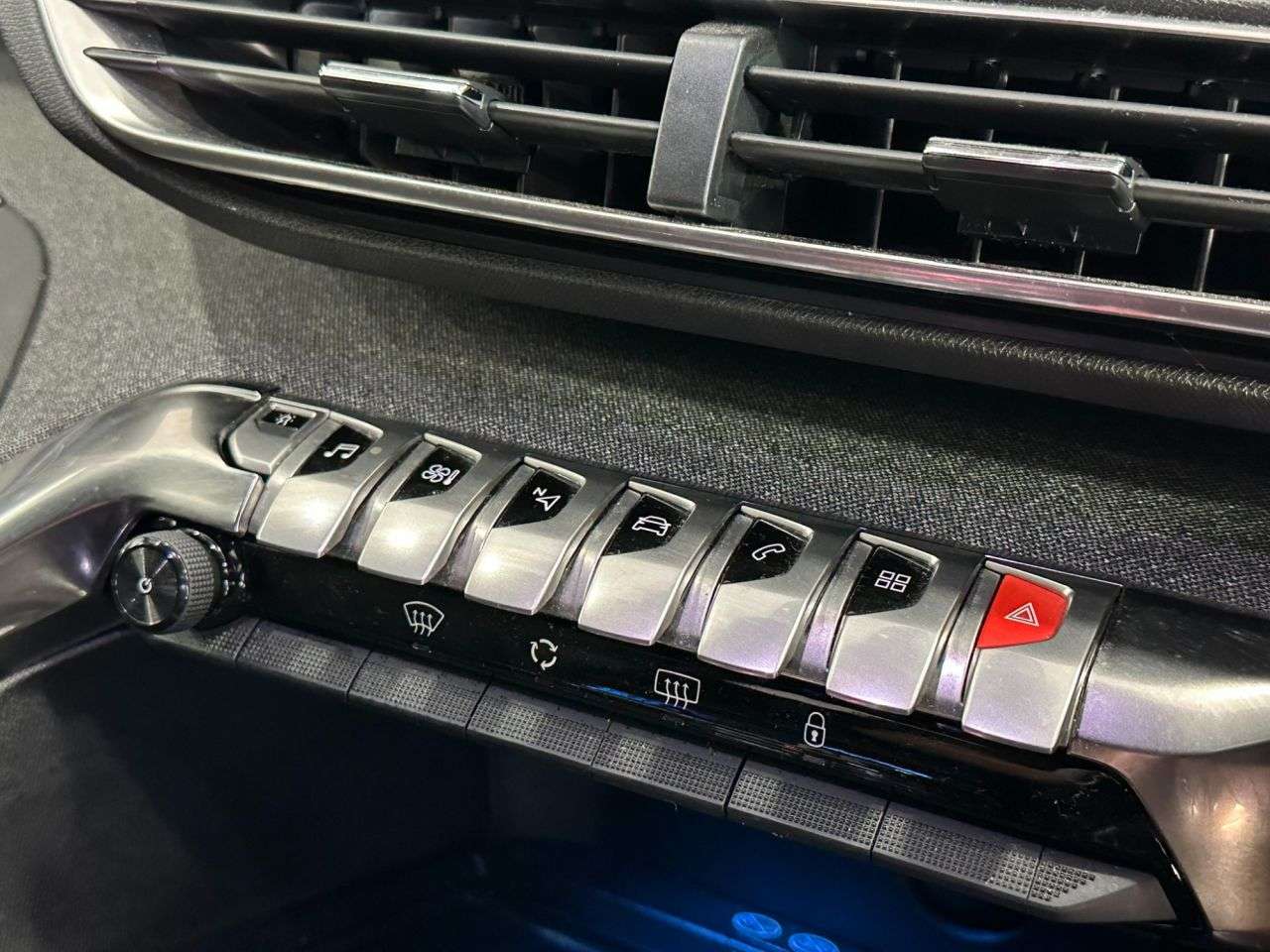 2019 PEUGEOT 5008 2019 PEUGEOT 5008