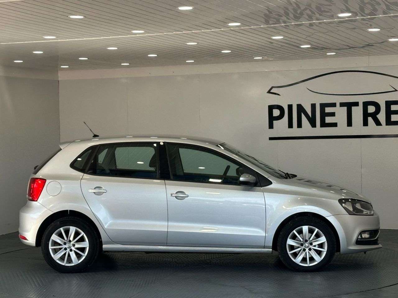 2015 VOLKSWAGEN POLO 2015 VOLKSWAGEN POLO