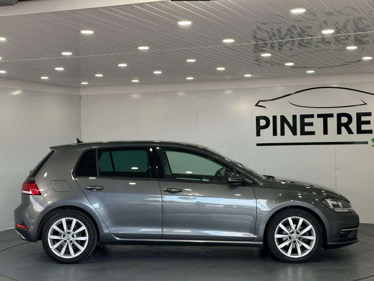 2019 VOLKSWAGEN GOLF 2019 VOLKSWAGEN GOLF