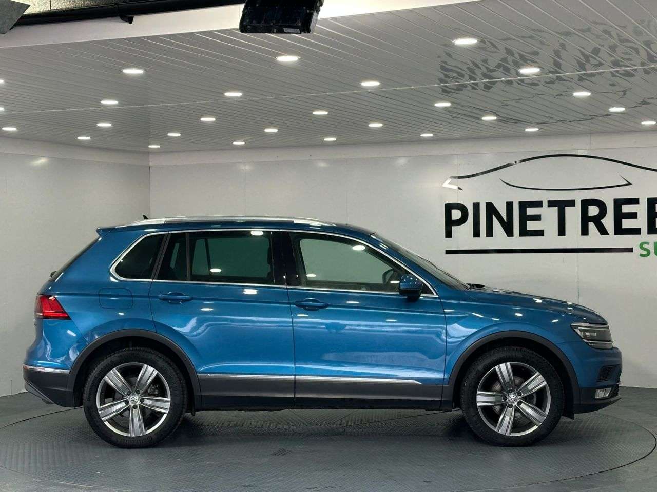 2017 VOLKSWAGEN TIGUAN 2017 VOLKSWAGEN TIGUAN