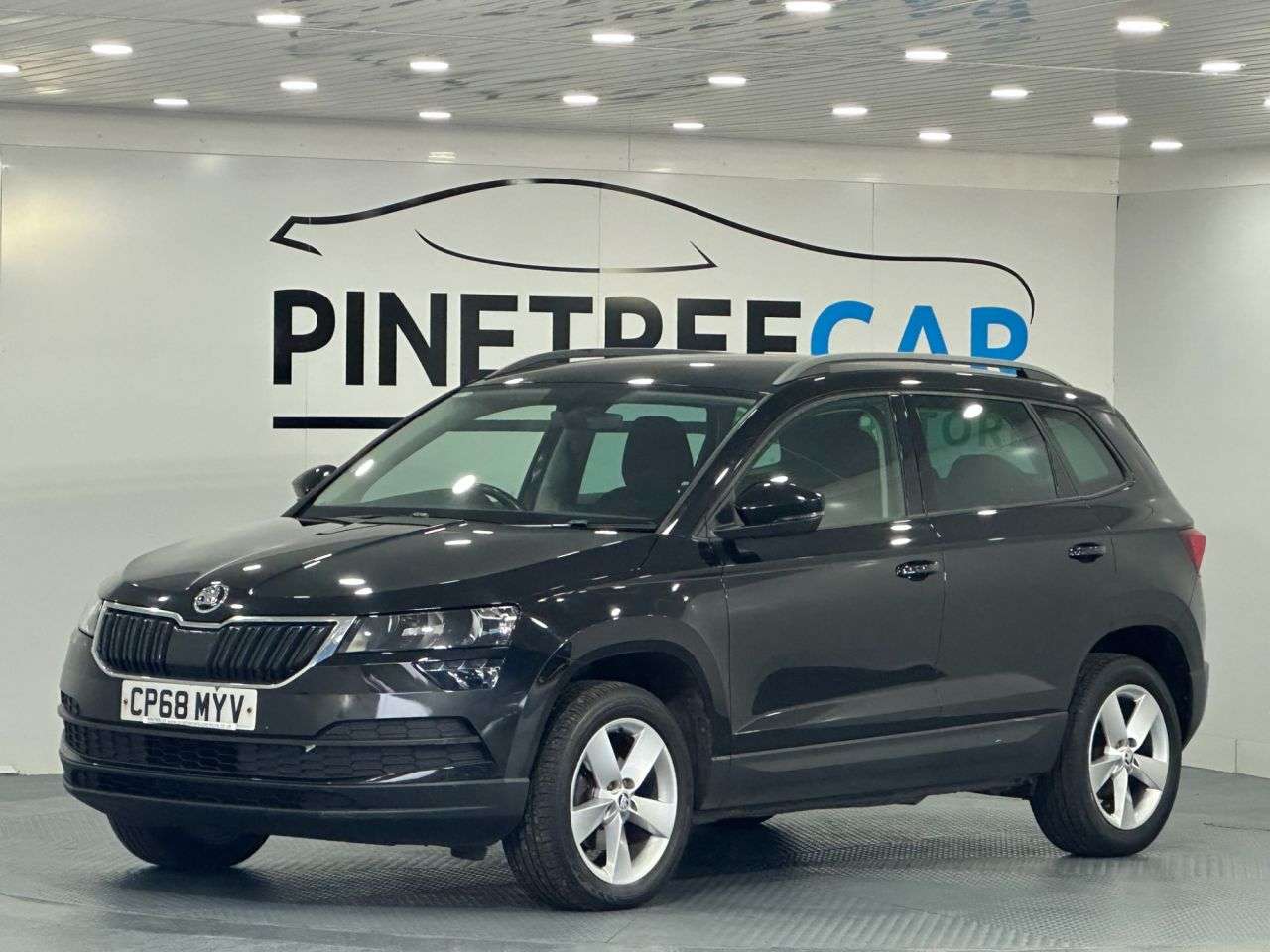 A 2018 SKODA KAROQ 1.6 TDI SE SUV 5dr Diesel Manual Euro 6 (s/s) (115 ps) A 2018 SKODA KAROQ 1.6 TDI SE SUV 5dr Diesel Manual Euro 6 (s/s) (115 ps)