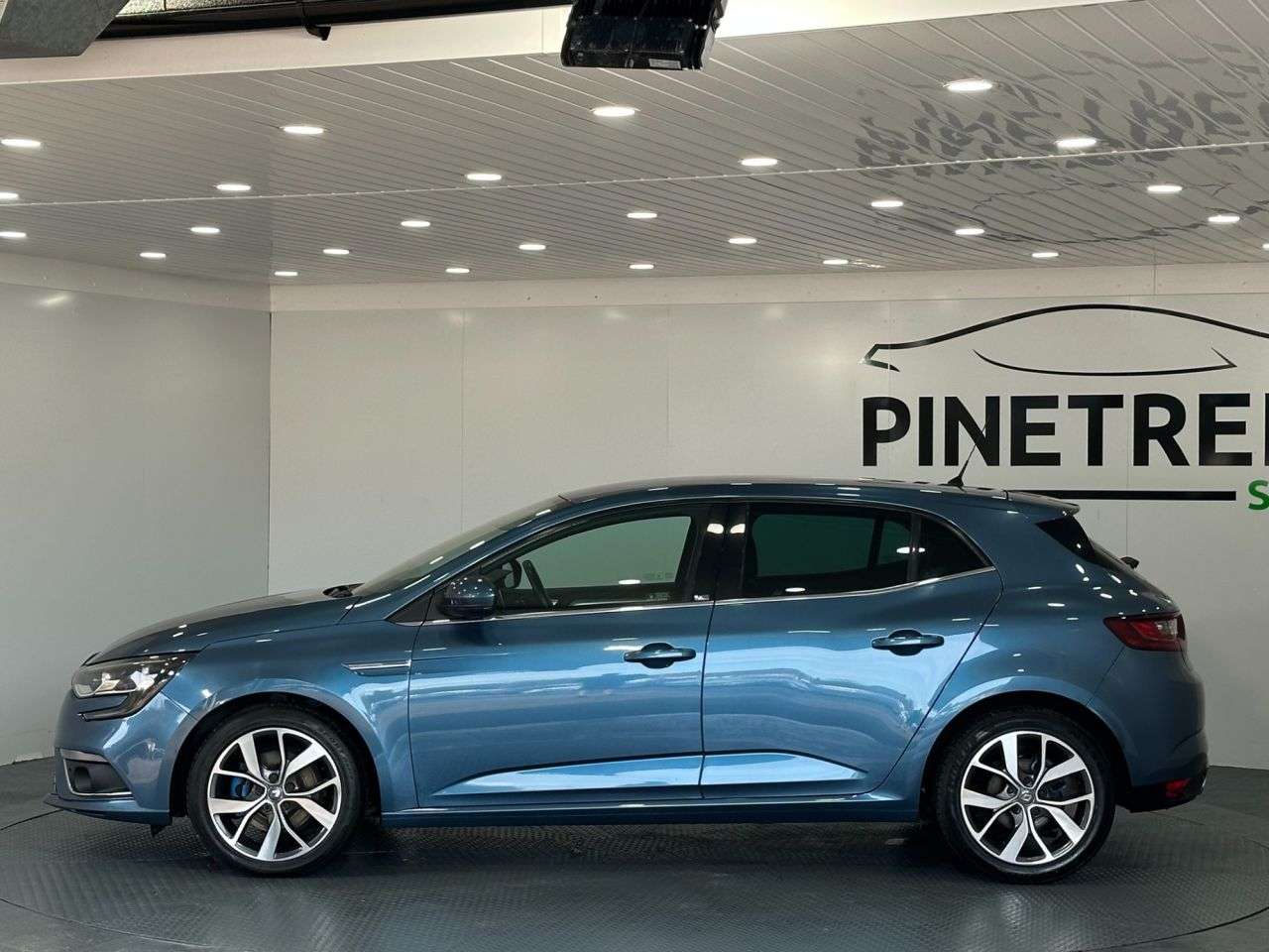 2017 RENAULT MEGANE 2017 RENAULT MEGANE