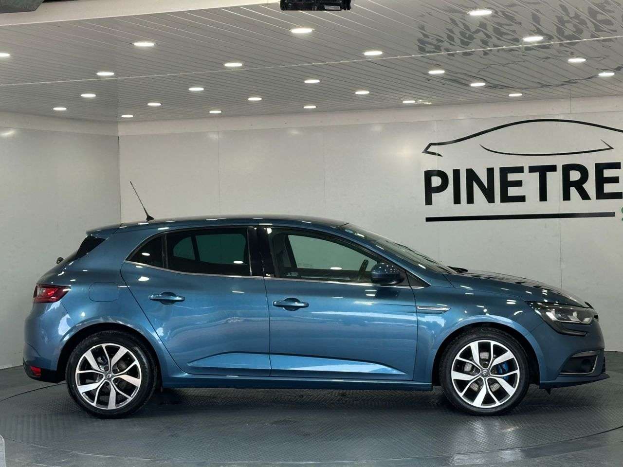 2017 RENAULT MEGANE 2017 RENAULT MEGANE