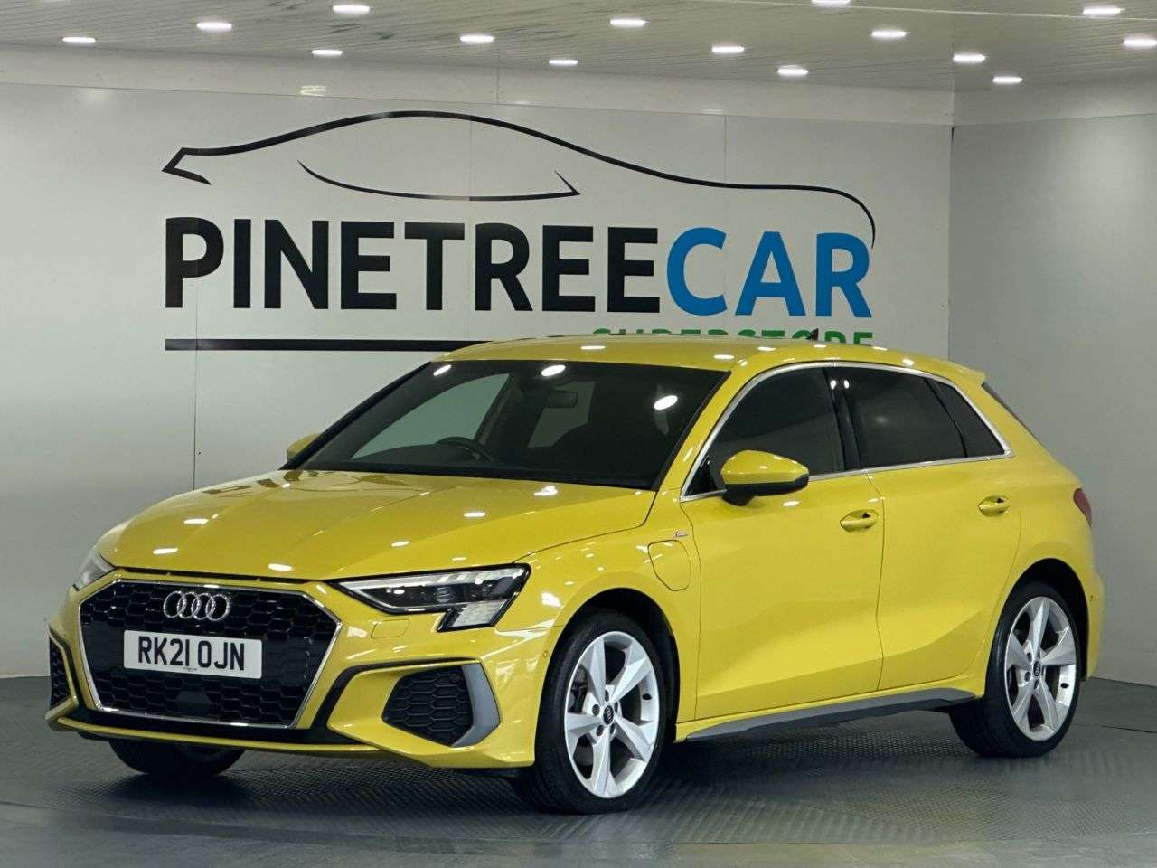 A 2021 AUDI A3 1.4 TFSIe 40 S line Sportback 5dr Petrol Plug-in Hybrid S Tronic Euro 6 (s/ A 2021 AUDI A3 1.4 TFSIe 40 S line Sportback 5dr Petrol Plug-in Hybrid S Tronic Euro 6 (s/