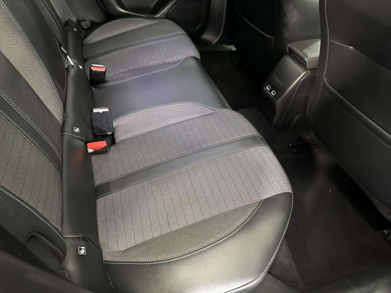 2021 PEUGEOT 2008 2021 PEUGEOT 2008