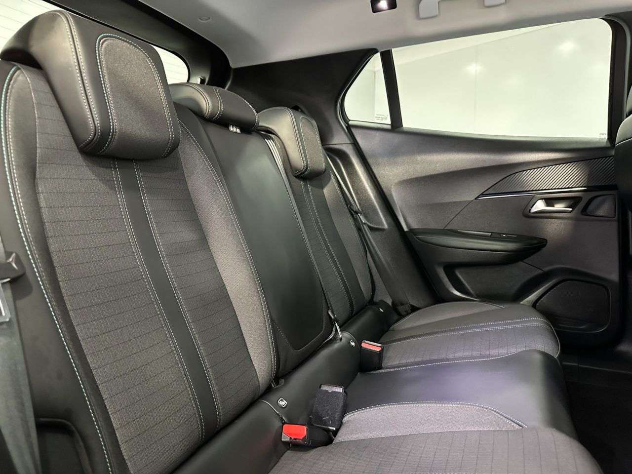 2021 PEUGEOT 2008 2021 PEUGEOT 2008