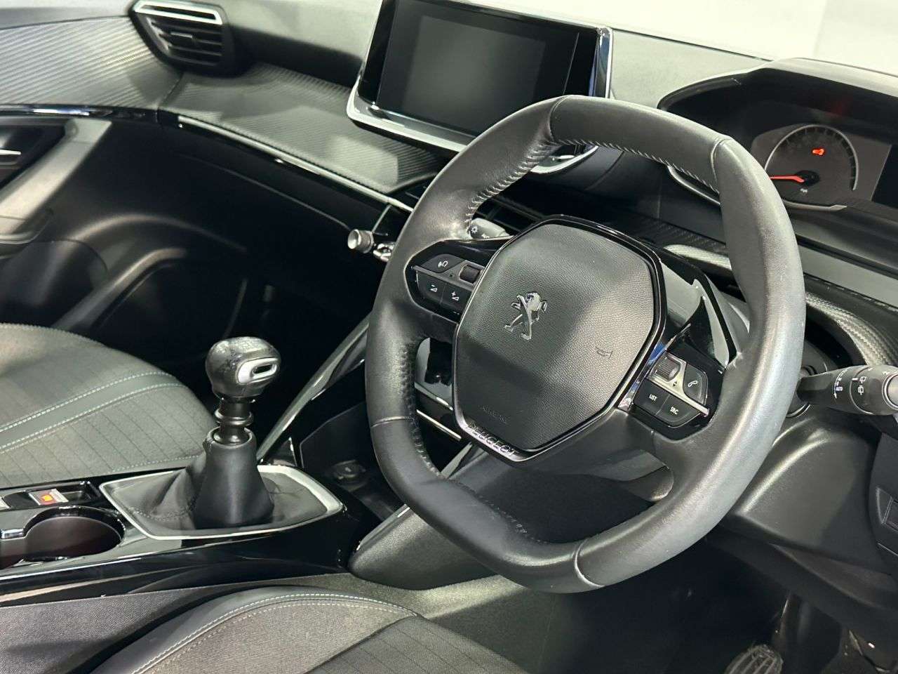 2021 PEUGEOT 2008 2021 PEUGEOT 2008