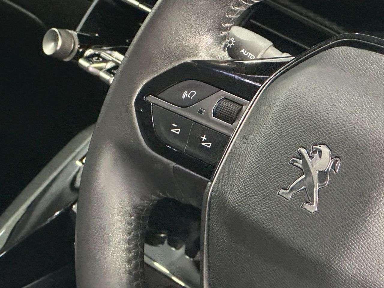 2021 PEUGEOT 2008 2021 PEUGEOT 2008