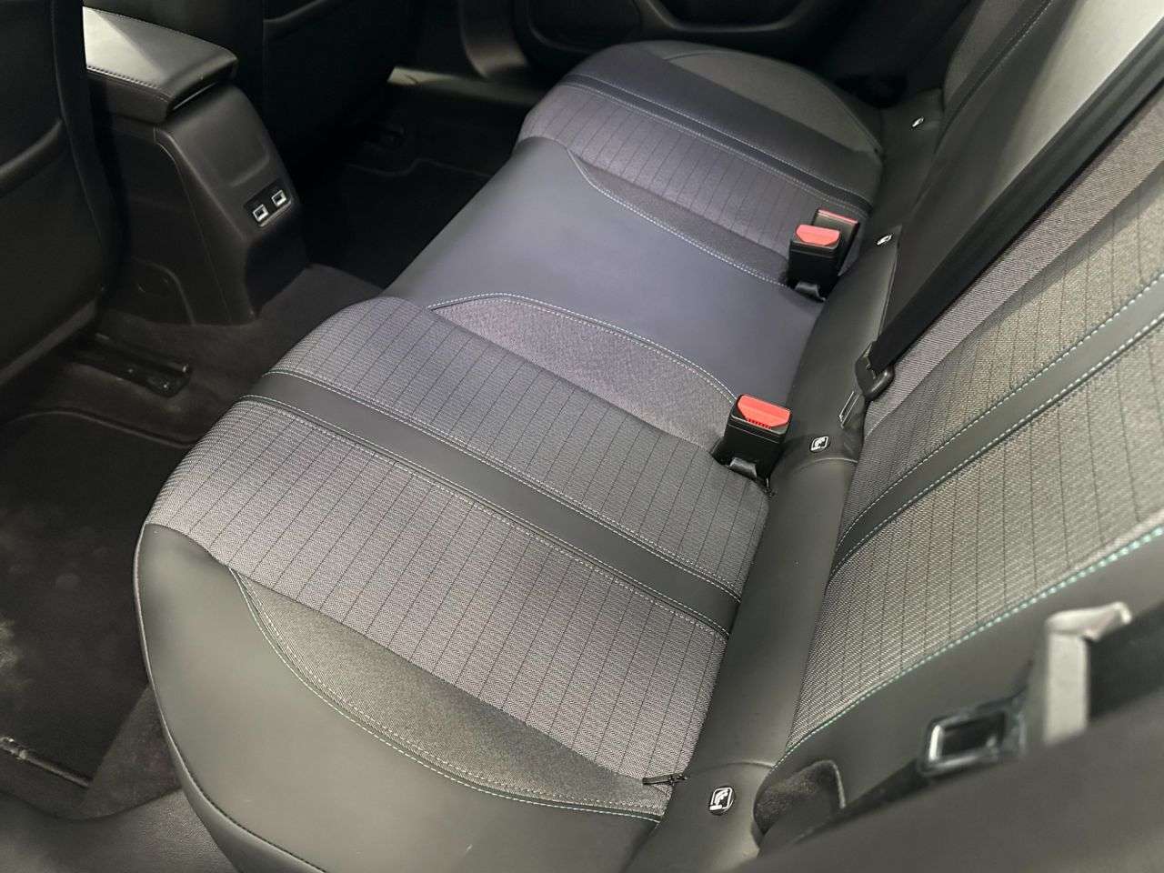 2021 PEUGEOT 2008 2021 PEUGEOT 2008