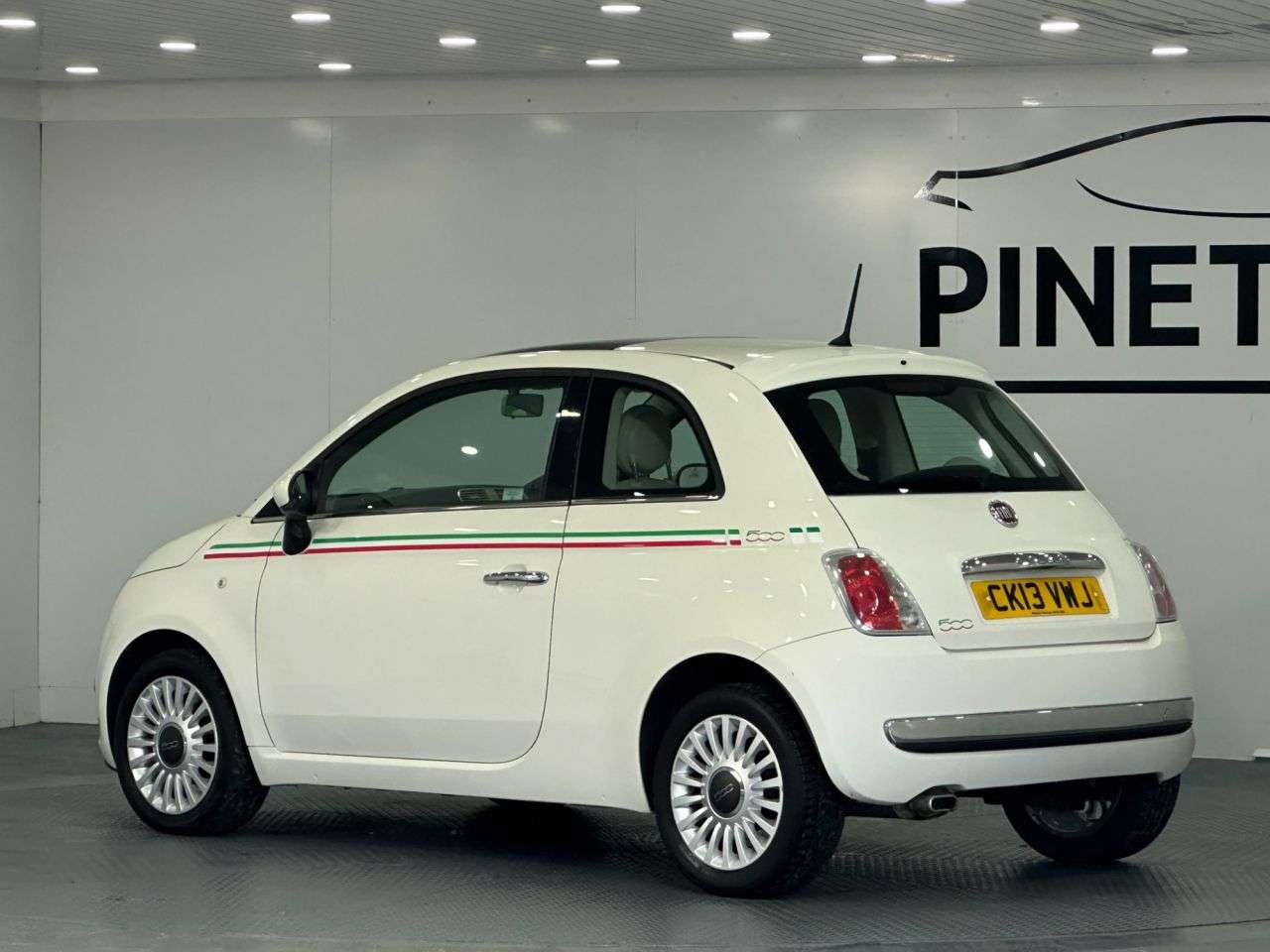 A 2013 FIAT 500 1.2 Lounge Hatchback 3dr Petrol Dualogic Euro 4 (69 bhp) A 2013 FIAT 500 1.2 Lounge Hatchback 3dr Petrol Dualogic Euro 4 (69 bhp)