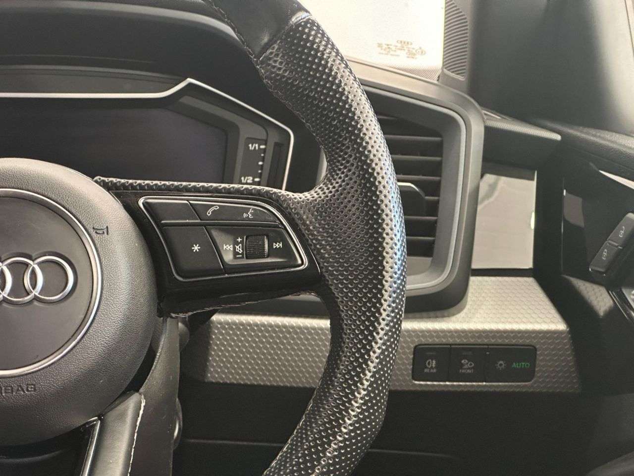 2021 AUDI A1 2021 AUDI A1