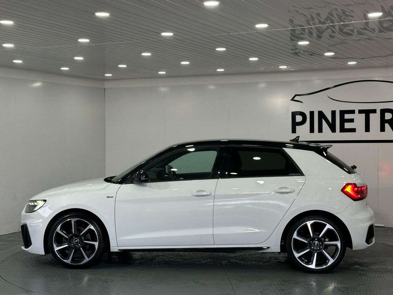 2021 AUDI A1 2021 AUDI A1