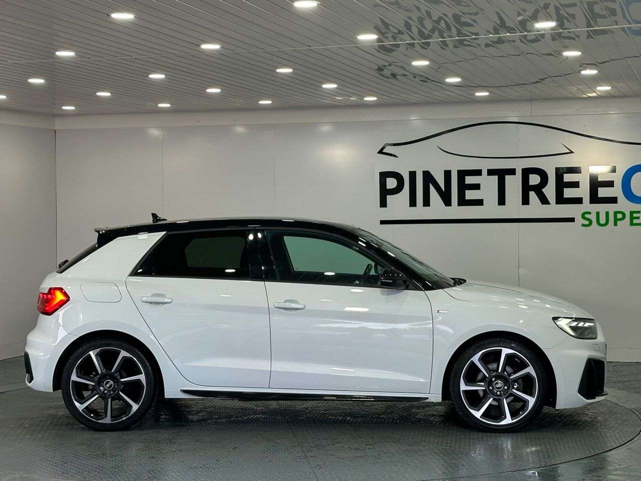 2021 AUDI A1 2021 AUDI A1