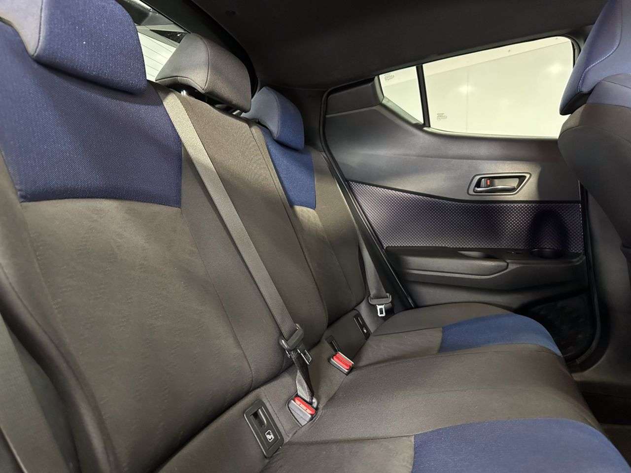 2017 TOYOTA C-HR 2017 TOYOTA C-HR