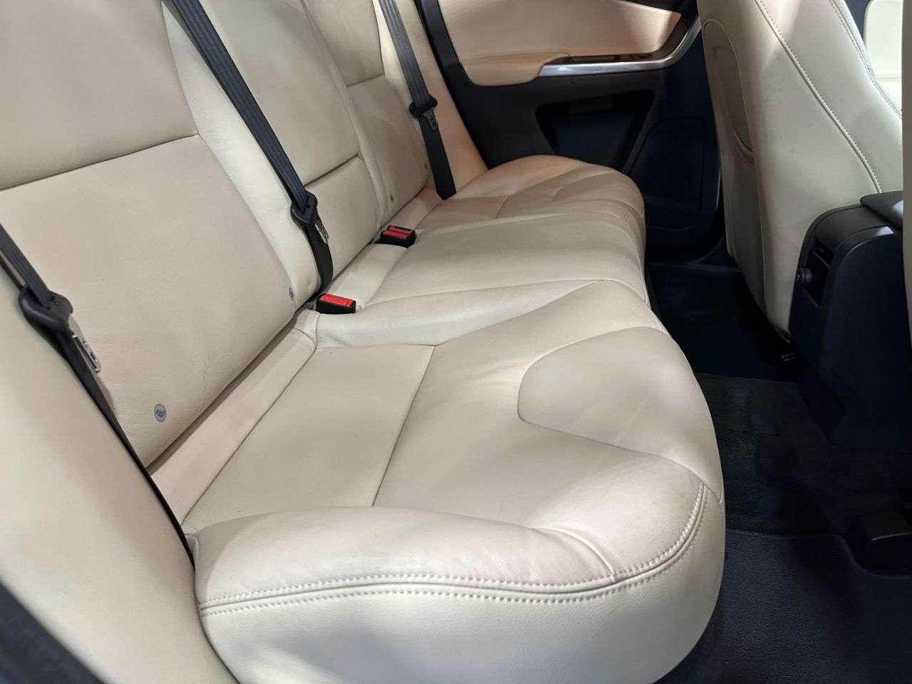 2015 VOLVO XC60 2015 VOLVO XC60