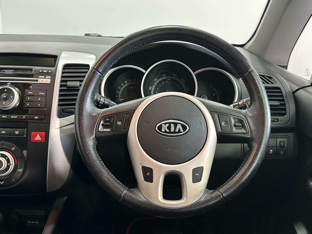 2011 KIA VENGA 2011 KIA VENGA