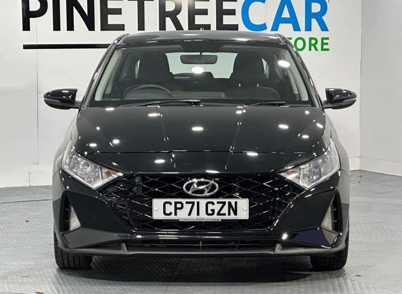 A 2021 HYUNDAI I20 1.0 T-GDi Element Hatchback 5dr Petrol Manual Euro 6 (s/s) (100 ps) A 2021 HYUNDAI I20 1.0 T-GDi Element Hatchback 5dr Petrol Manual Euro 6 (s/s) (100 ps)