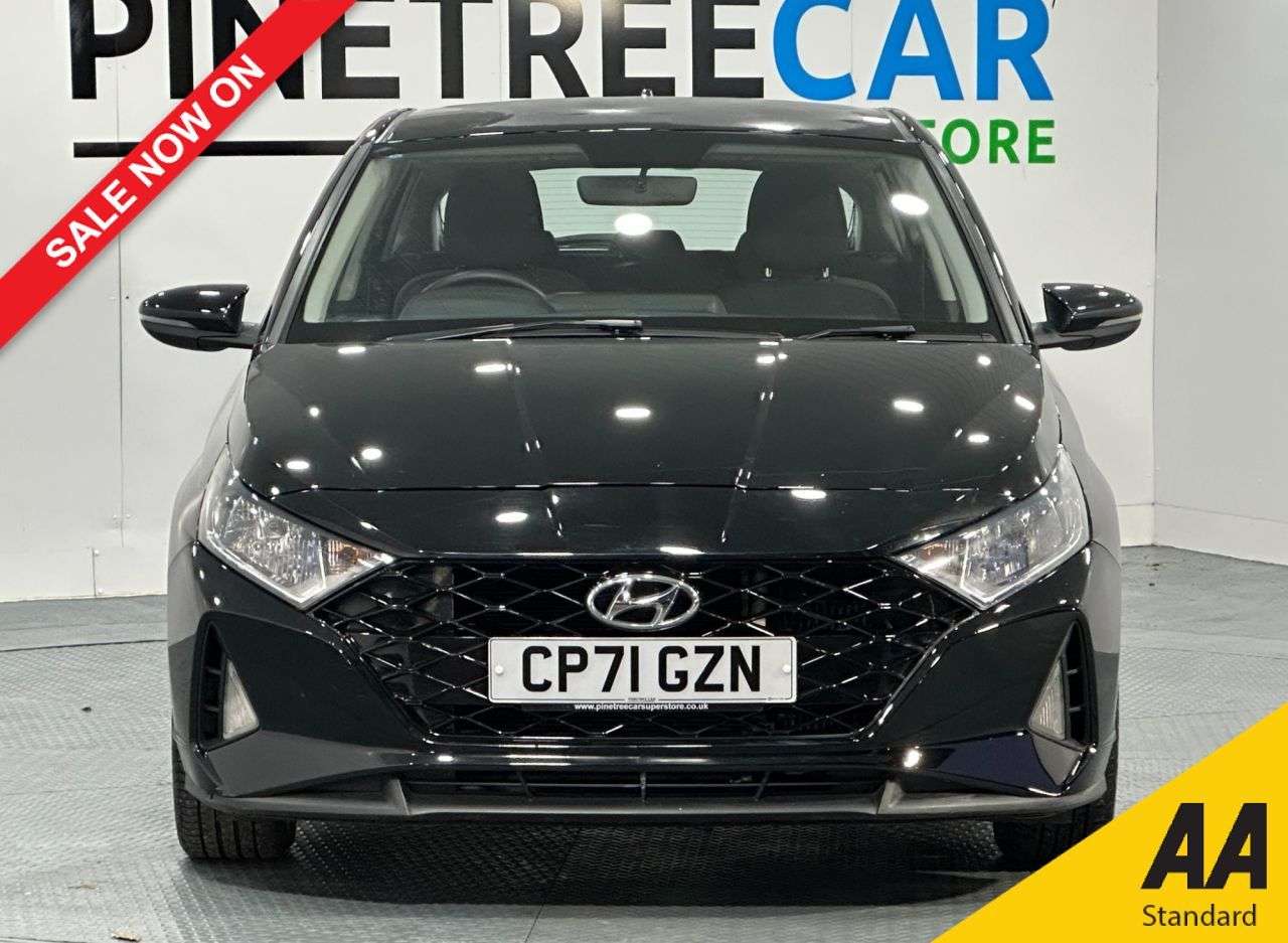 A 2021 HYUNDAI I20 1.0 T-GDi Element Hatchback 5dr Petrol Manual Euro 6 (s/s) (100 ps) A 2021 HYUNDAI I20 1.0 T-GDi Element Hatchback 5dr Petrol Manual Euro 6 (s/s) (100 ps)