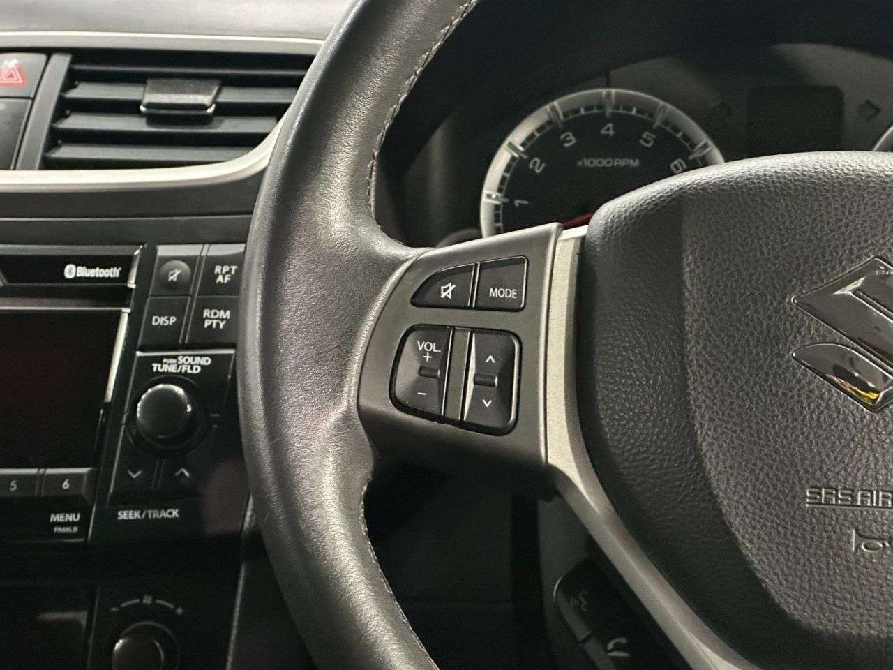 2012 SUZUKI SWIFT 2012 SUZUKI SWIFT