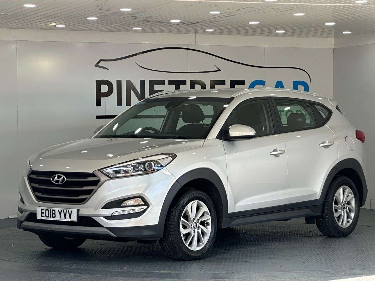 A 2018 HYUNDAI TUCSON 1.6 GDi Blue Drive SE SUV 5dr Petrol Manual Euro 6 (s/s) (132 ps) A 2018 HYUNDAI TUCSON 1.6 GDi Blue Drive SE SUV 5dr Petrol Manual Euro 6 (s/s) (132 ps)