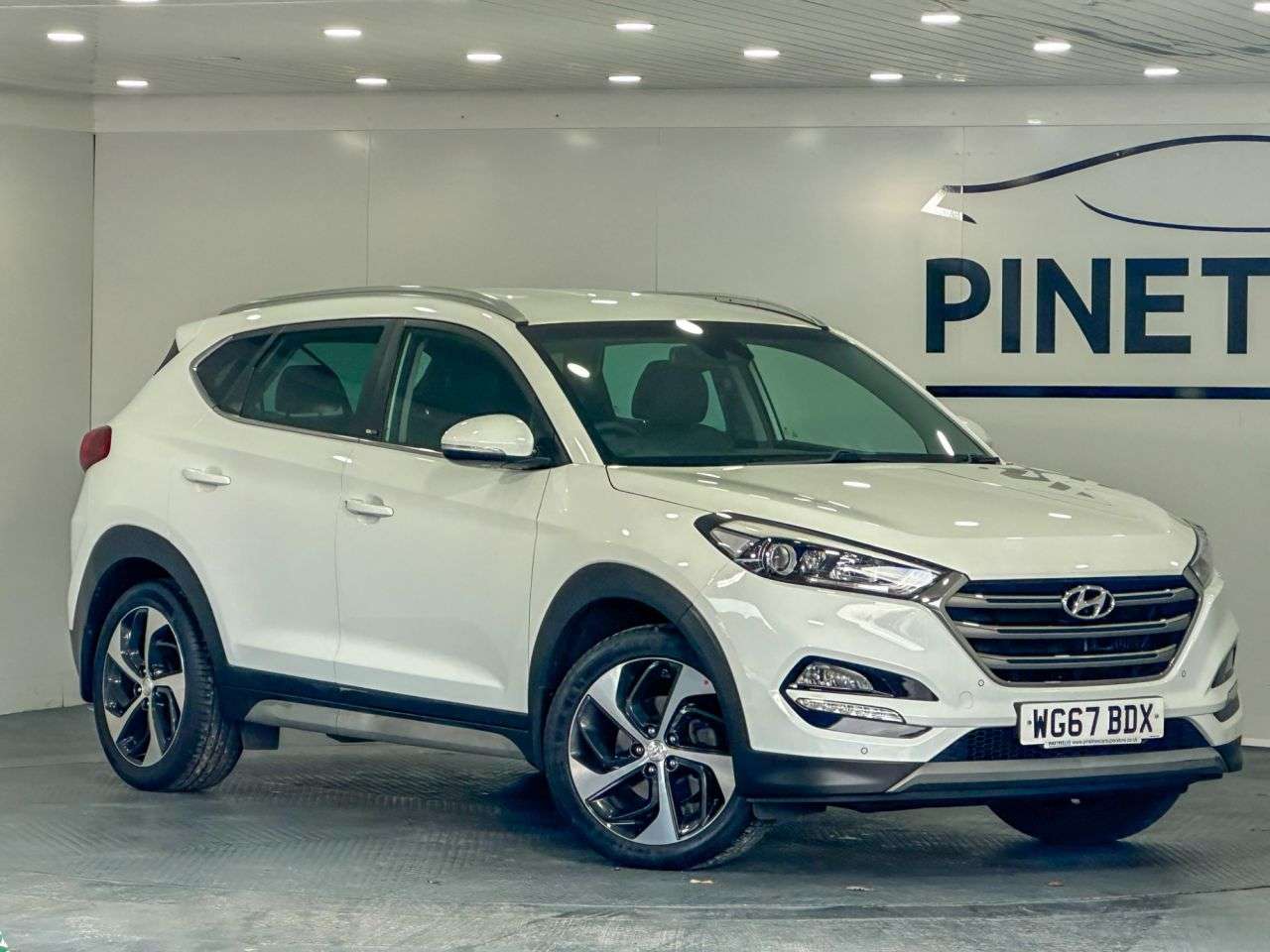 A 2017 HYUNDAI TUCSON 1.6 T-GDi Sport Edition SUV 5dr Petrol Manual Euro 6 (177 ps) A 2017 HYUNDAI TUCSON 1.6 T-GDi Sport Edition SUV 5dr Petrol Manual Euro 6 (177 ps)