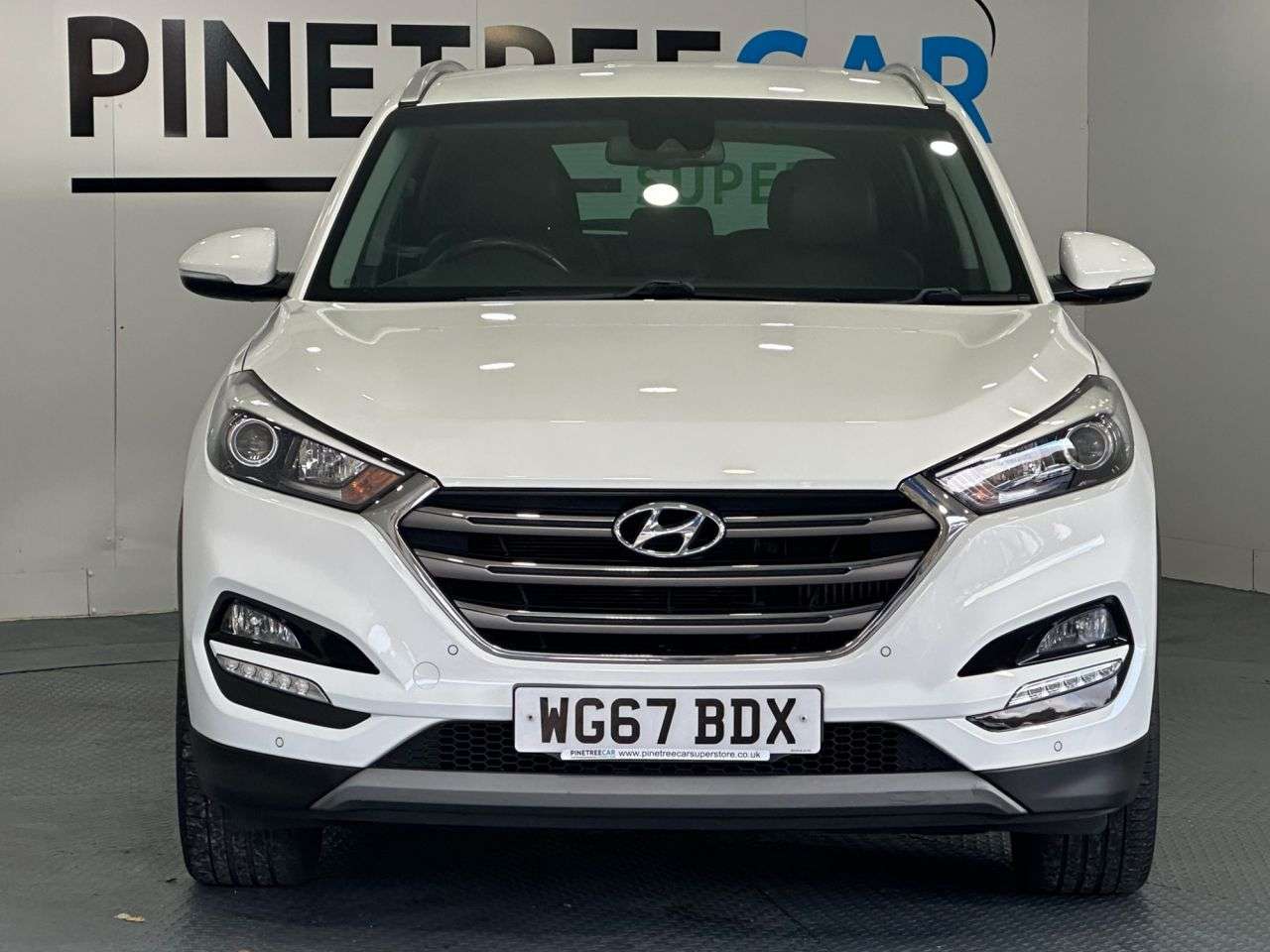 A 2017 HYUNDAI TUCSON 1.6 T-GDi Sport Edition SUV 5dr Petrol Manual Euro 6 (177 ps) A 2017 HYUNDAI TUCSON 1.6 T-GDi Sport Edition SUV 5dr Petrol Manual Euro 6 (177 ps)