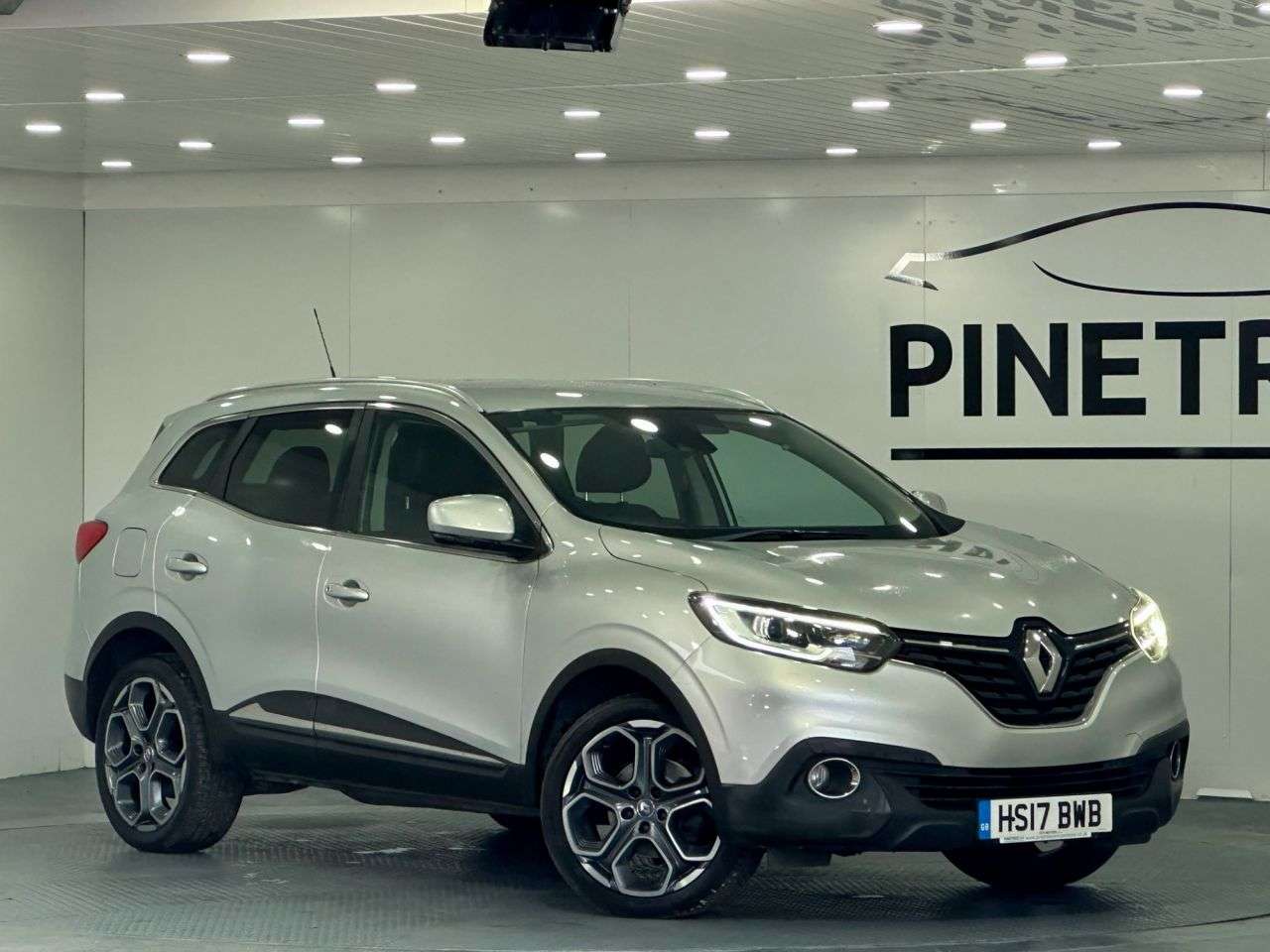 A 2017 RENAULT KADJAR 1.2 TCe Dynamique S Nav SUV 5dr Petrol Manual Euro 6 (s/s) (130 ps) A 2017 RENAULT KADJAR 1.2 TCe Dynamique S Nav SUV 5dr Petrol Manual Euro 6 (s/s) (130 ps)