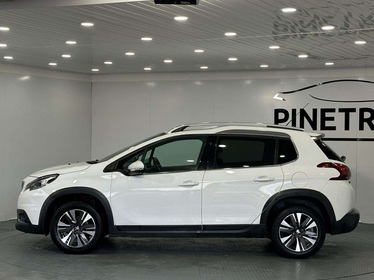 2017 PEUGEOT 2008 2017 PEUGEOT 2008