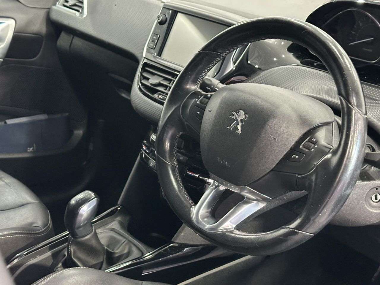 2017 PEUGEOT 2008 2017 PEUGEOT 2008