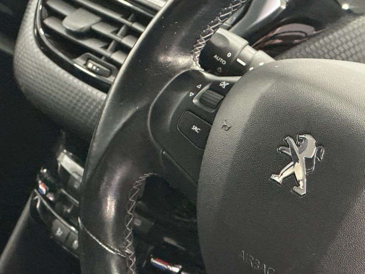 2017 PEUGEOT 2008 2017 PEUGEOT 2008