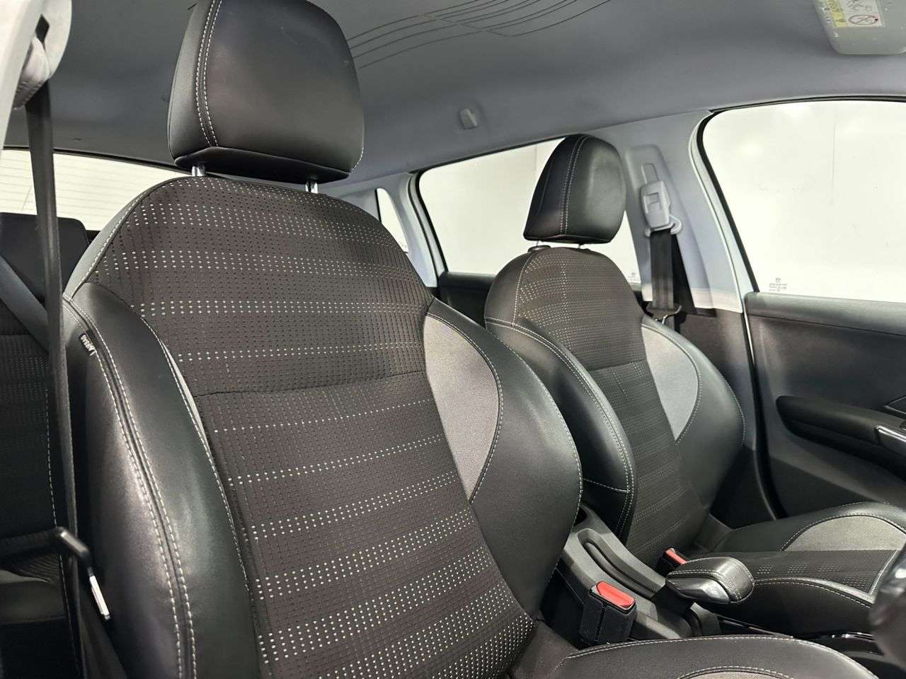 2017 PEUGEOT 2008 2017 PEUGEOT 2008