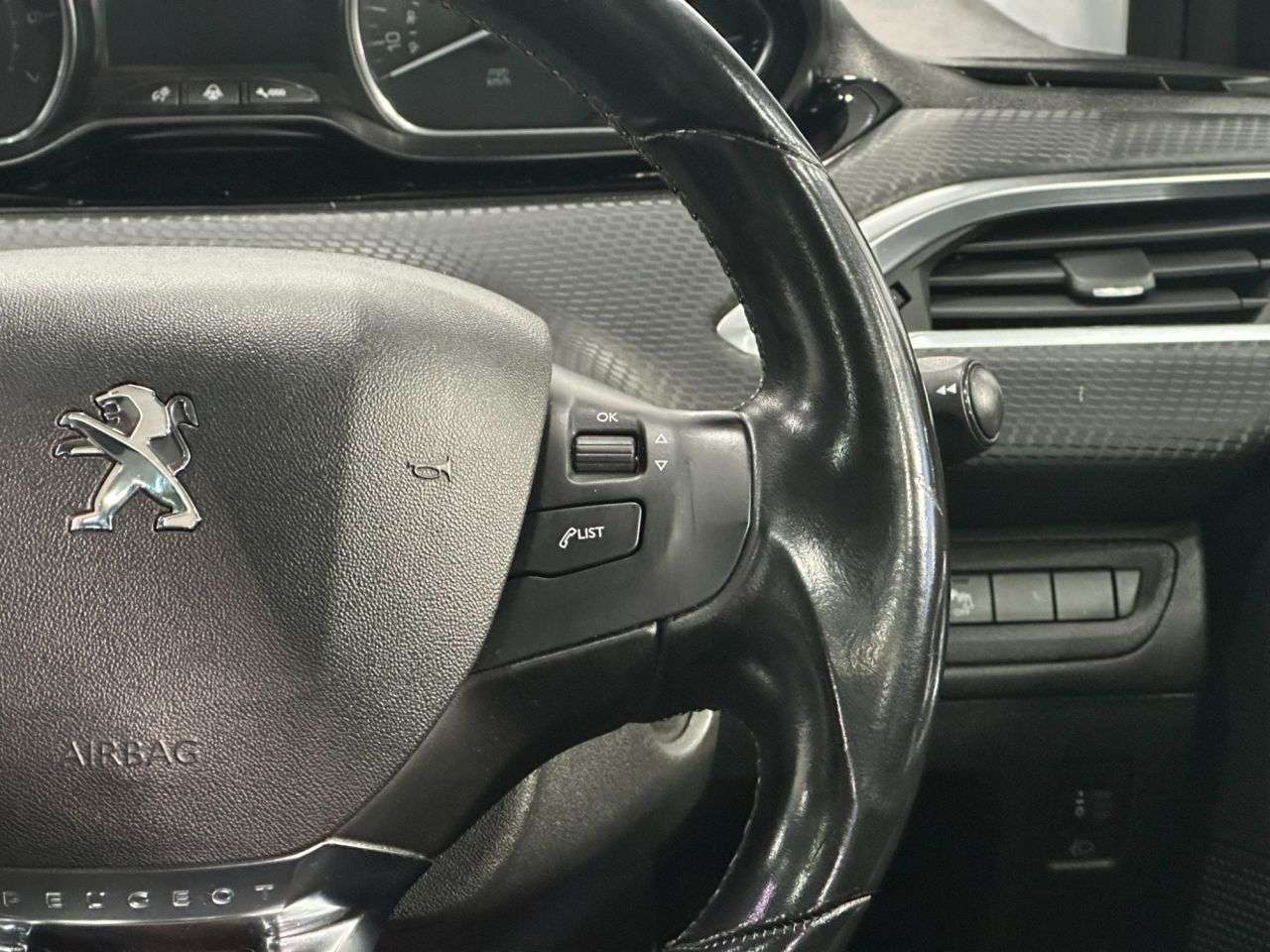 2018 PEUGEOT 2008 2018 PEUGEOT 2008