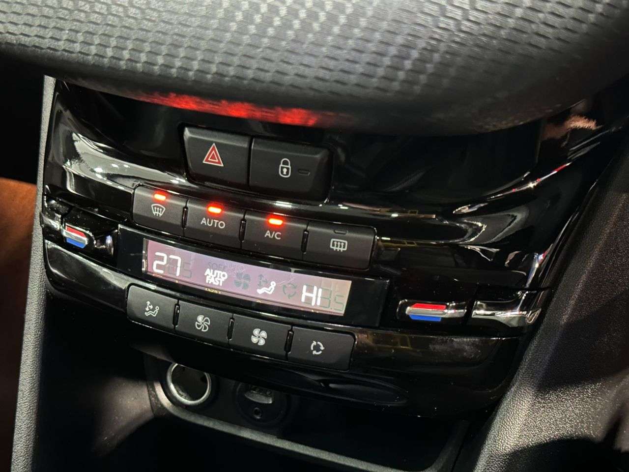 2018 PEUGEOT 2008 2018 PEUGEOT 2008