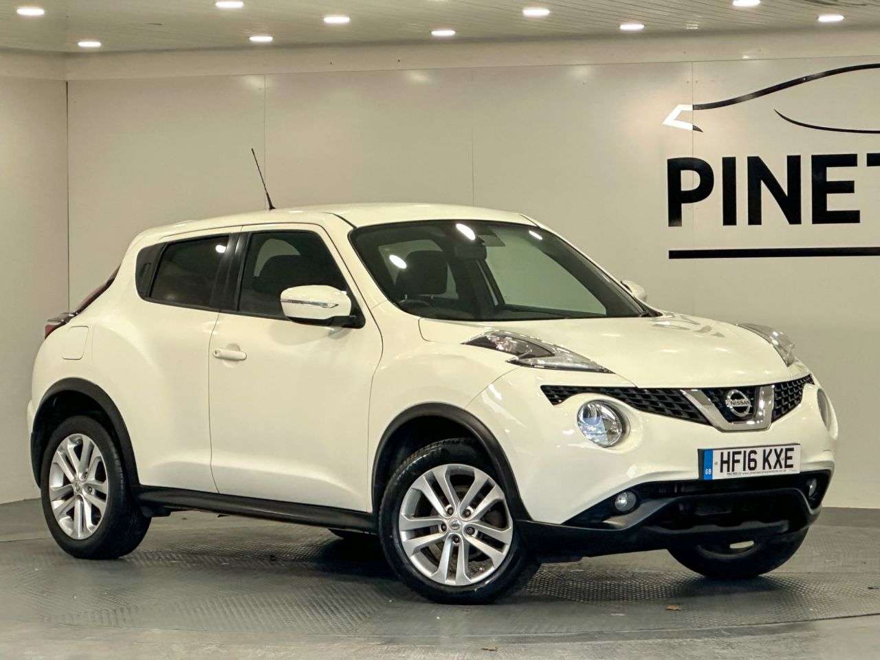 A 2016 NISSAN JUKE 1.2 DIG-T Acenta Premium SUV 5dr Petrol Manual Euro 6 (s/s) (115 ps) A 2016 NISSAN JUKE 1.2 DIG-T Acenta Premium SUV 5dr Petrol Manual Euro 6 (s/s) (115 ps)