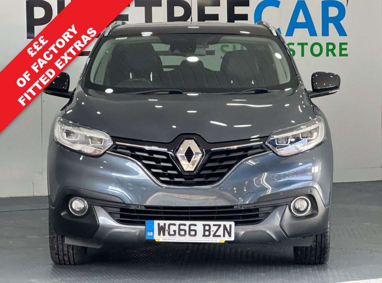 A 2017 RENAULT KADJAR 1.2 TCe Signature Nav SUV 5dr Petrol Manual Euro 6 (s/s) (130 ps) A 2017 RENAULT KADJAR 1.2 TCe Signature Nav SUV 5dr Petrol Manual Euro 6 (s/s) (130 ps)