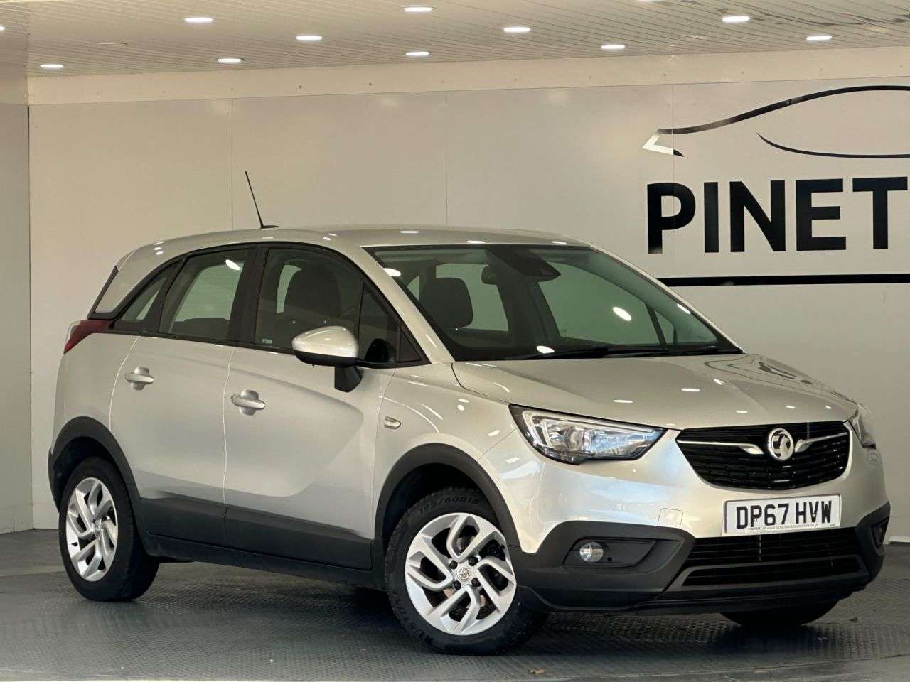 A 2018 VAUXHALL CROSSLAND X 1.6 Turbo D ecoTEC SE Nav SUV 5dr Diesel Manual Euro 6 (s/s) (99 ps) A 2018 VAUXHALL CROSSLAND X 1.6 Turbo D ecoTEC SE Nav SUV 5dr Diesel Manual Euro 6 (s/s) (99 ps)