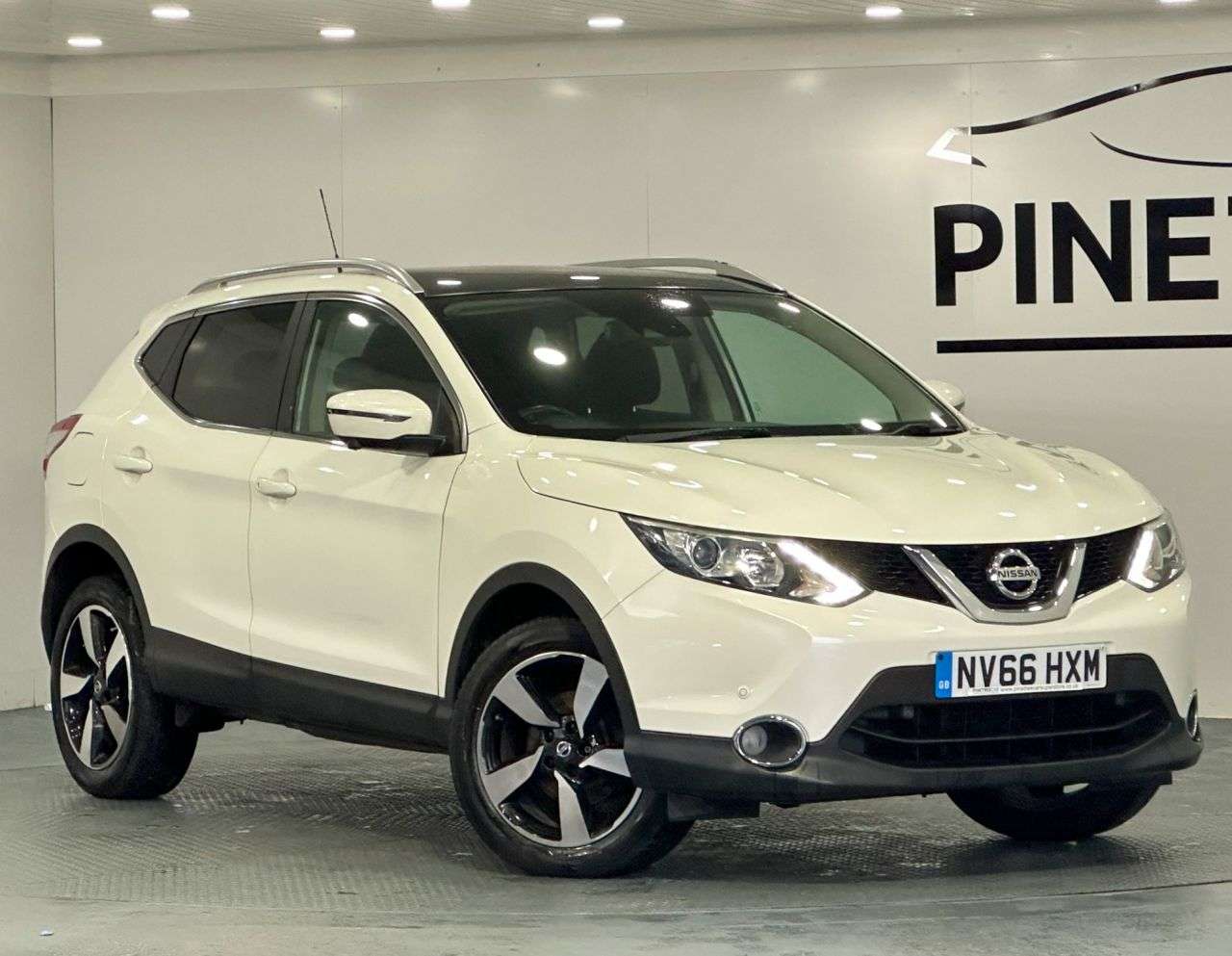 A 2016 NISSAN QASHQAI 1.5 dCi N-Connecta SUV 5dr Diesel Manual 2WD Euro 6 (s/s) (110 ps) A 2016 NISSAN QASHQAI 1.5 dCi N-Connecta SUV 5dr Diesel Manual 2WD Euro 6 (s/s) (110 ps)