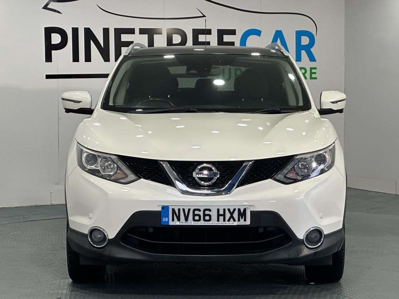A 2016 NISSAN QASHQAI 1.5 dCi N-Connecta SUV 5dr Diesel Manual 2WD Euro 6 (s/s) (110 ps) A 2016 NISSAN QASHQAI 1.5 dCi N-Connecta SUV 5dr Diesel Manual 2WD Euro 6 (s/s) (110 ps)