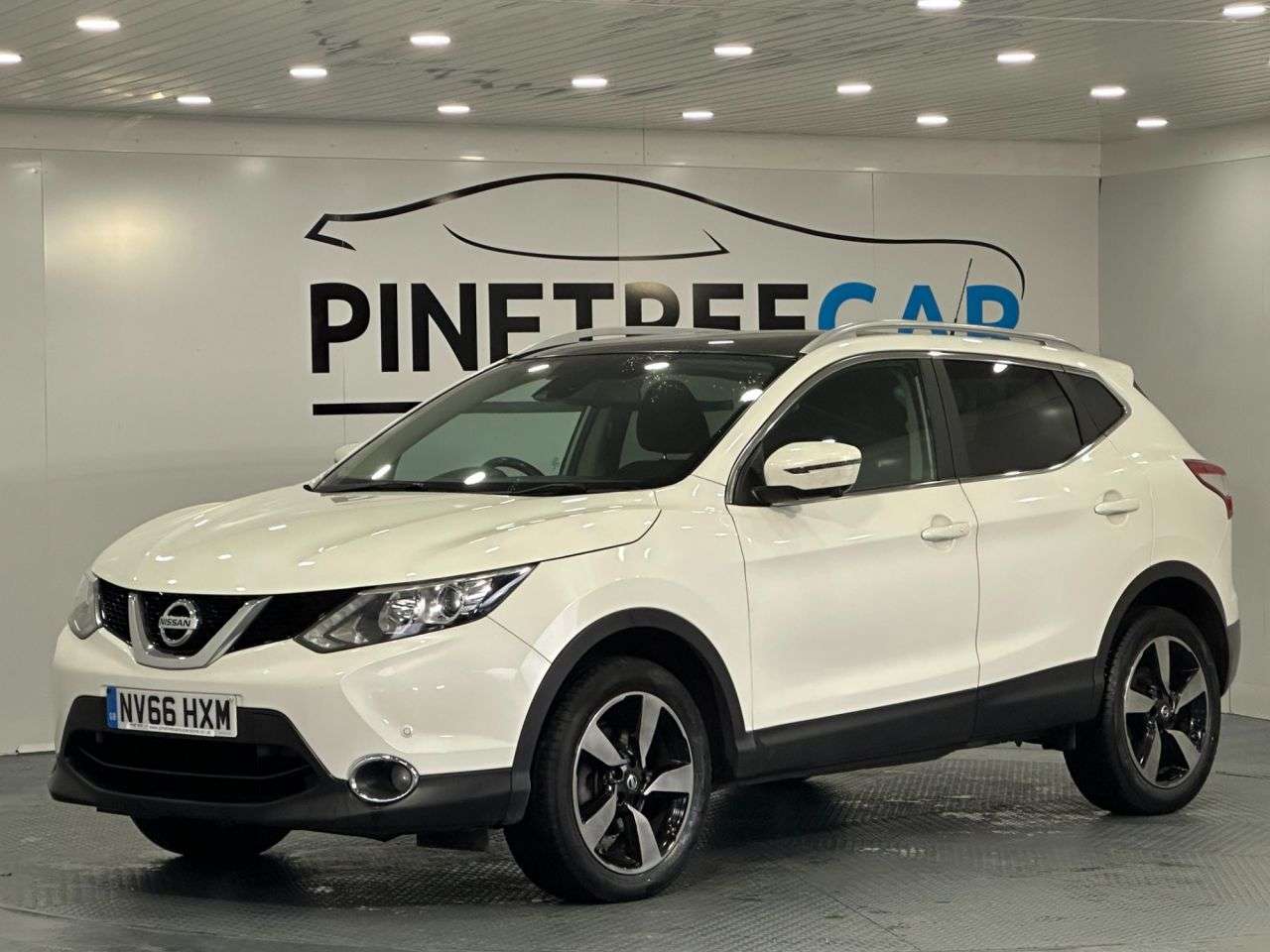 A 2016 NISSAN QASHQAI 1.5 dCi N-Connecta SUV 5dr Diesel Manual 2WD Euro 6 (s/s) (110 ps) A 2016 NISSAN QASHQAI 1.5 dCi N-Connecta SUV 5dr Diesel Manual 2WD Euro 6 (s/s) (110 ps)